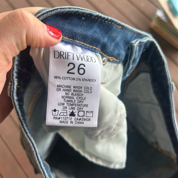 DRIFTWOOD Jackie High Rise Jeans with Floral Embroidery Size 26x27 - Picture 4 of 4